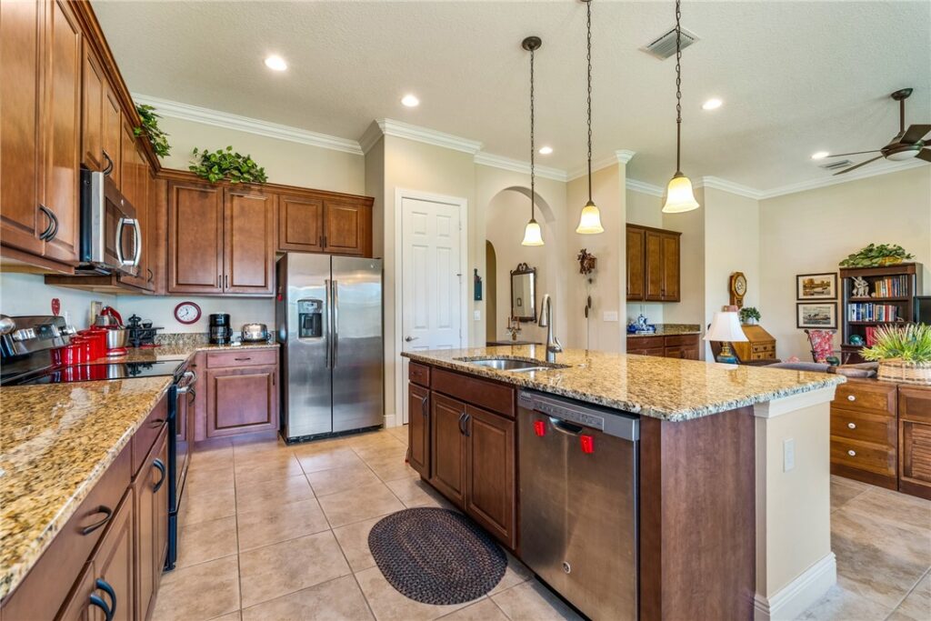 Current Listings 6104 Graysen Square_